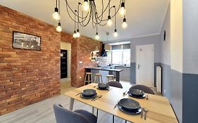 Premium Apartment Stefany By Metropolis